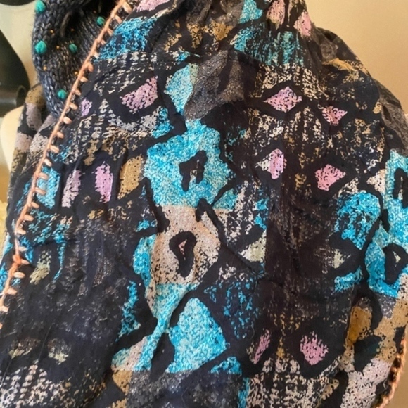 NWOT Anthropologie Reversible Blue Infinity Scarf - Picture 4 of 8